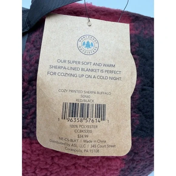 NWT Northeast Outfitters Cozy Black Red‎ Plaid Sherpa Blanket 50x60 Christmas - Picture 4 of 4